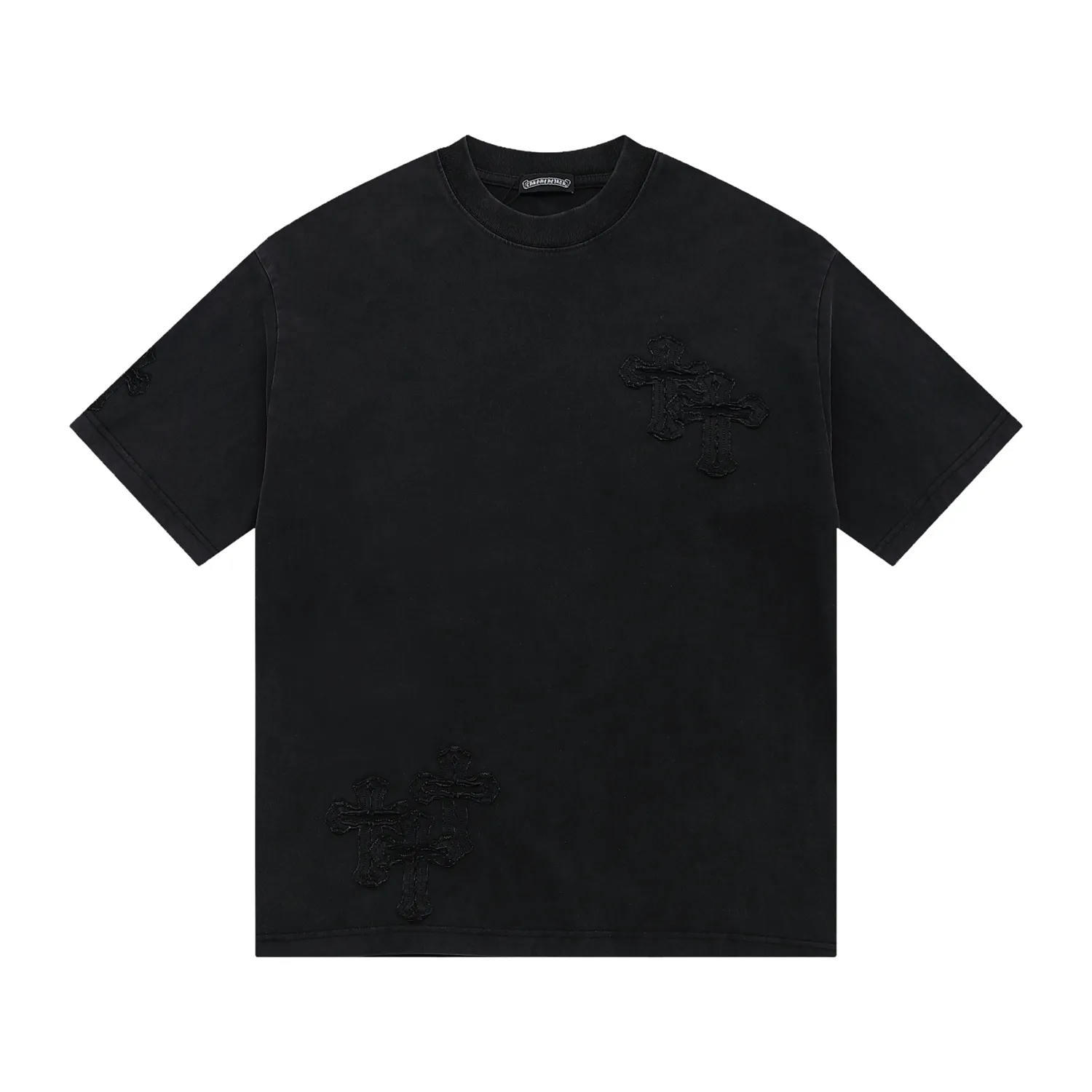 P180 280g exclusive version] Chro*e Hets Chro*e Hets 𝟐𝟎𝟐5 Spring and Summer Washed and Stir-fried Color + Hand-appliquéd Embroidery Round Neck Short Sleeves 2025SS latest short sleeves adopt the washed-fried salt process by adding pumice to the washing water, allowing the pumice to rub against the clothes to achieve different washing effects. After washing, the cloth will appear gray and old, and sometimes slightly damaged. It is particularly textured and has a solid and delicate touch. Every inch of the fabric seems to have experienced the baptism of time. It has a classic fried salt retro distressed effect, as if you can smell the aroma of the years. The crack effect is not a flaw, but the unique mark of life of each T-shirt, showing its unique beauty. Wearing it, it seems that you can instantly travel to that retro era while standing at the forefront of the trend. For fashion trendsetters, this is not only clothing, but also a canvas for self-expression and endless possibilities. For brands, such fabrics can undoubtedly add a unique color to your product line. This old-fashioned feel is especially suitable for those friends who like retro style.  The inherited hand-made appliqué embroidery is a form of high-density embroidery, which is in the same category as the appliqué embroidery in Chinese Suzhou embroidery! The embroidery method is to cut the applique cloth according to the pattern requirements and paste it on the embroidery surface. Cotton and other materials are padded between the applique cloth and the embroidery surface to make the short-sleeved pattern bulge and have a three-dimensional effect. After the applique cloth is pasted, various stitches are used to lock the edges. The patch embroidery method is mainly based on pattern blocks, and the style is unique and elegant! After that, a high-density 10,000-needle embroidery machine is used to position, fix, and cover. The appliqué embroidery uses the same color embroidery as the short sleeves. The low-key, fashionable, and luxurious visual effect is simply perfect! ‌ Washed and stir-fried with salt ➕Hand-made appliqué The creative design of dual craftsmanship makes the whole dress show exquisite craftsmanship. The front and back patterns of the clothes are all made of high-density hand-applied embroidery. The double embroidery is high-grade and exquisite, and the patterns are completely combined to echo each other. This short-sleeved short-sleeved shirt is low-key and carries a rock and punk style that is unique to Crowe. It is simply perfect! No matter from which angle you look at it, it shows a low-key and luxurious sense of fashion. It is an indispensable classic model that stands out among many spring and summer new models. It is outstanding, eye-catching and eye-catching! Avant-garde and retro, two styles are displayed on the same piece of clothing, colliding with unique creative sparks. It can be said to be avant-garde, full of personality, fashionable and versatile, and the same style for male and female couples! An excellent hit! Creative design, double embroidery, excellent craftsmanship, exquisite details and first-class feel! An excellent hit! It is made of 280 grams of double yarn and double ply dust-free imported pure cotton fabric. It has been washed and high-temperature shaped and pre-shrunk. The fabric is comfortable and breathable. It will not shrink after repeated washing. The fabric has a high-end and exquisite texture and a first-class feel! High-density embroidery has good firmness and is not easy to fall off! The detail processing is 100% perfect. It looks great no matter how you match it with various styles. High weight and high quality. Exclusive version. Non-market ordinary version. Enlarge real shot details. Instant sale of all versions. Compare at will. Quality is absolutely guaranteed. A must-have for fashionistas. Control it at will. Definitely one for everyone. A must-have for men and women couples! The most 🆕first release, the exclusive first release, the same style for men and women, classic, simple and versatile, and the quality is unquestionable!  Chrome Hearts is a famous Hollywood luxury brand founded by Richard Stark in 1988 with unique design style! The design style combines rock punk, street hip-hop and other low-key luxury styles. It adheres to pure handcrafting and exquisite design, so its value as a work of art has far exceeded the meaning of jewelry.  Color: Washed Black Size: S M L XL